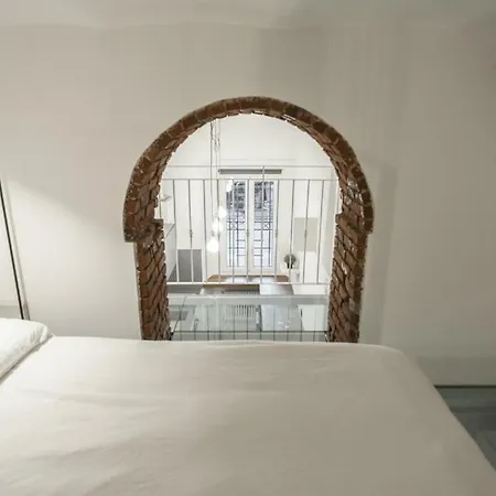 38 Via Carlo Farini Milano