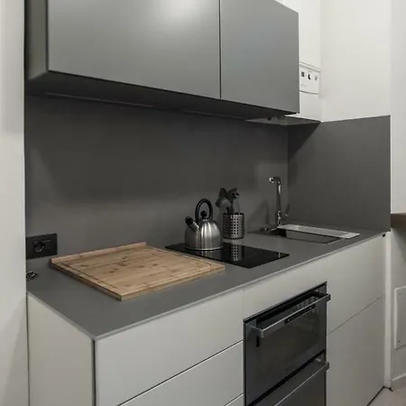 38 Via Carlo Farini Milano